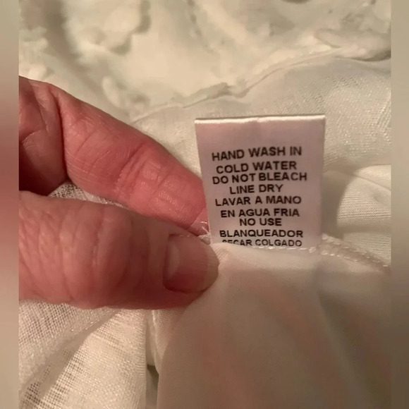 Entro white appliqué dot blouse size small - Picture 8 of 8